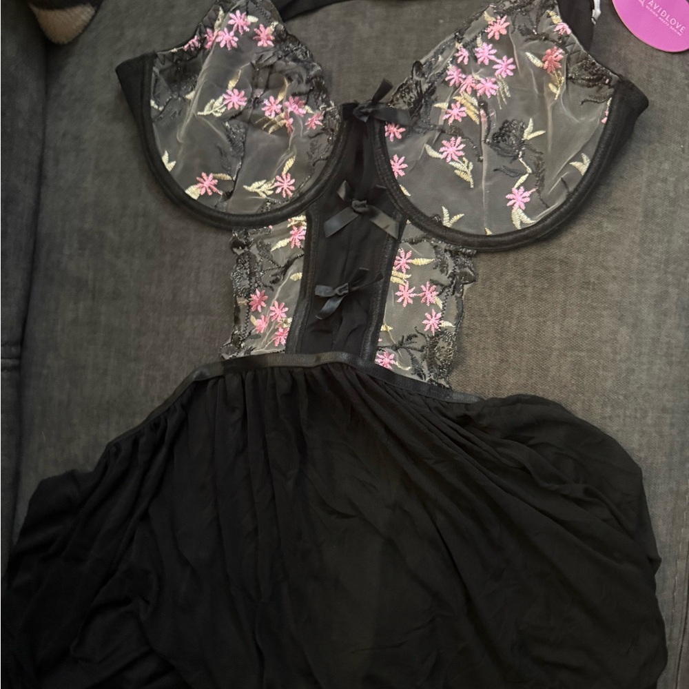 Chic Black and Pink lingerie set